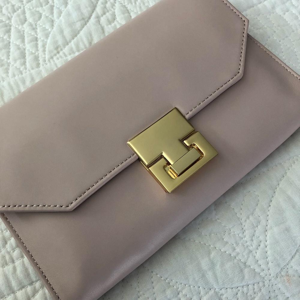 NWOT Ivanka Trump Pale Pink Clutch👛